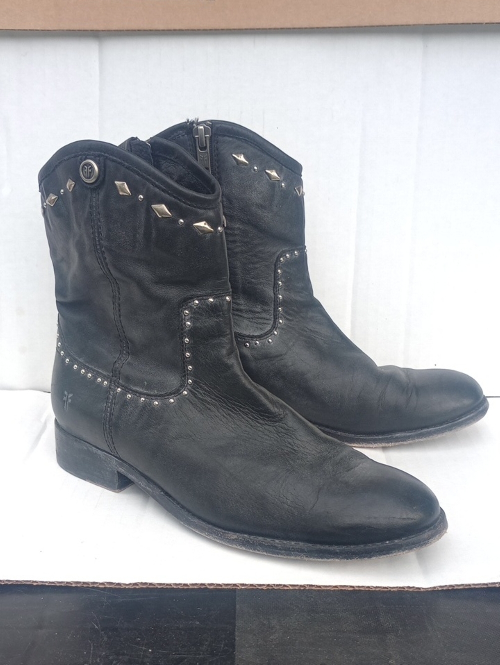 Women's Size 6.5 Frye Melissa Black Studded Leather Ankle Western Boots Bootie